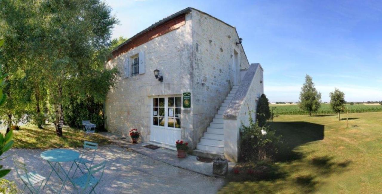 Chambres D'Hotes Domaine Le Fragnaud Saint-Porchaire Buitenkant foto